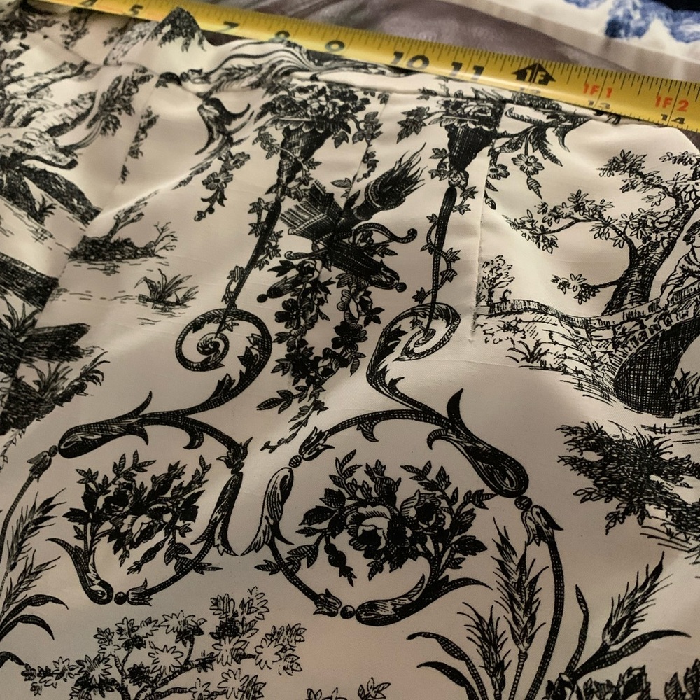 Toile De Jouy Romantic Print Black & White Pants Womens 29” waist 10 - Picture 2 of 5